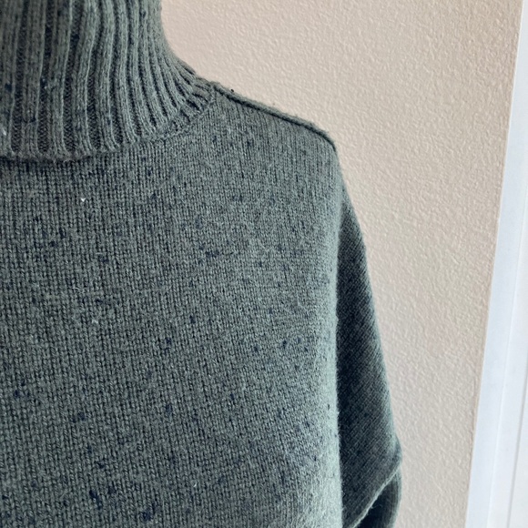 Michael Kors Olive Green/Black Specs Sweater - Size Medium - Picture 3 of 6